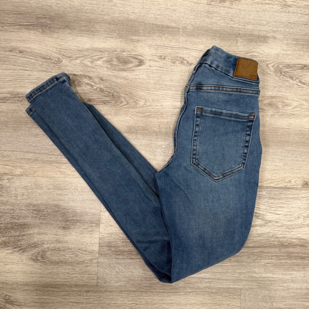Aeropostale High Rise Curvy Jegging Distressed Ripped Blue Denim Jeans